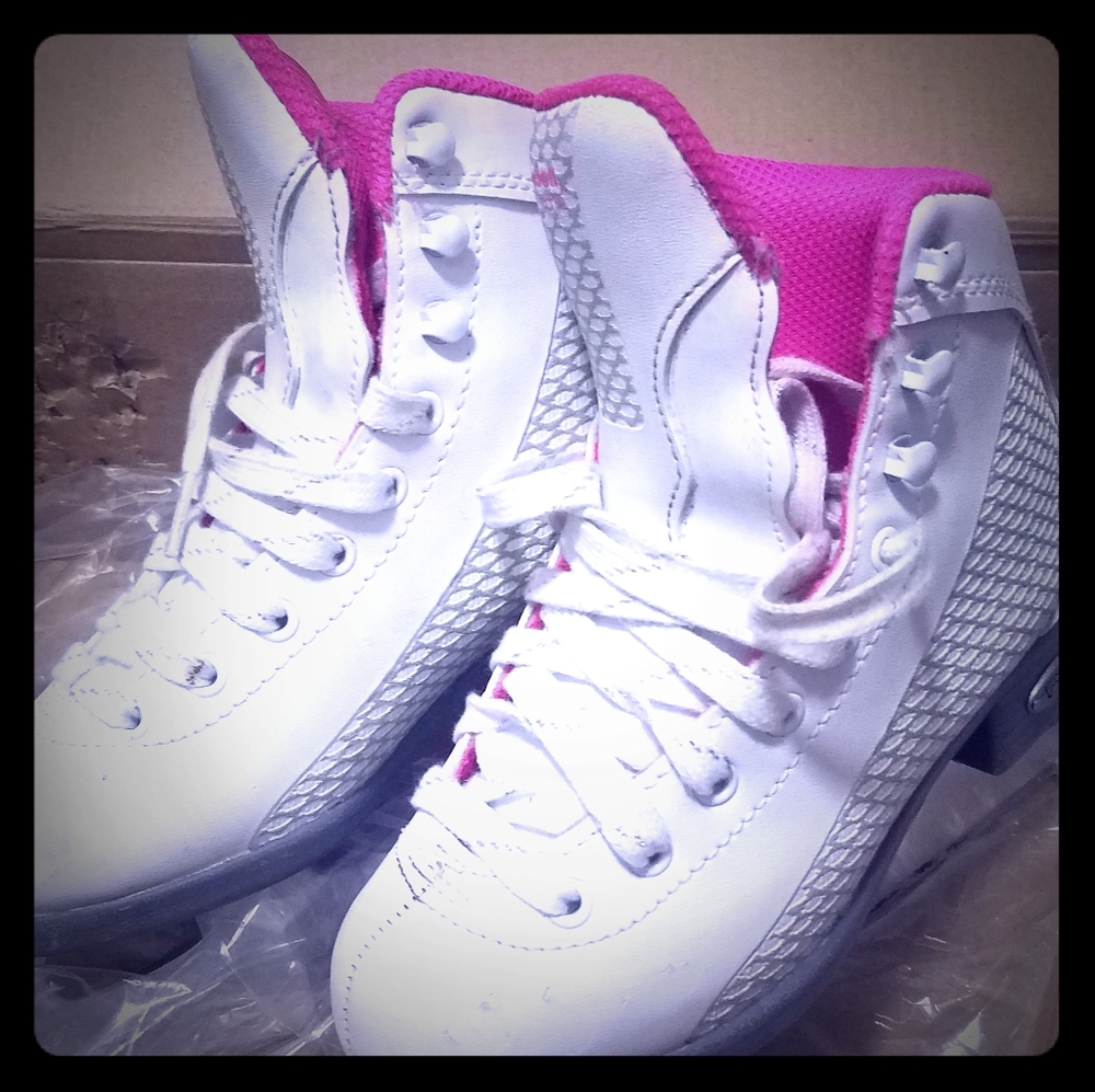 Figure skates